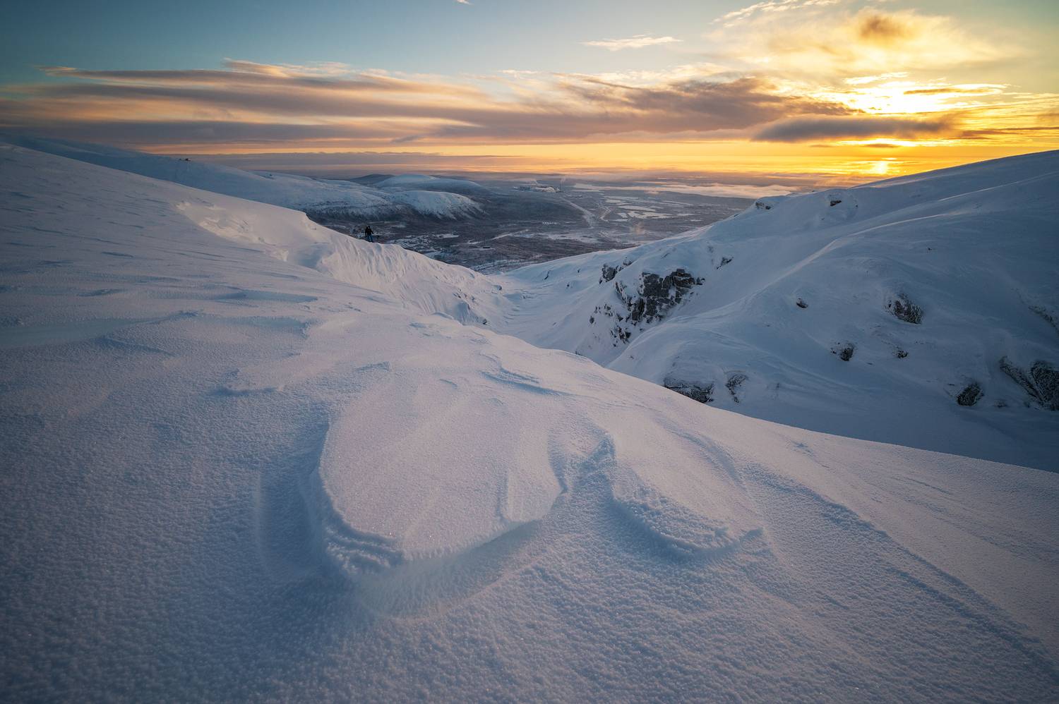 , Ян Сурогин