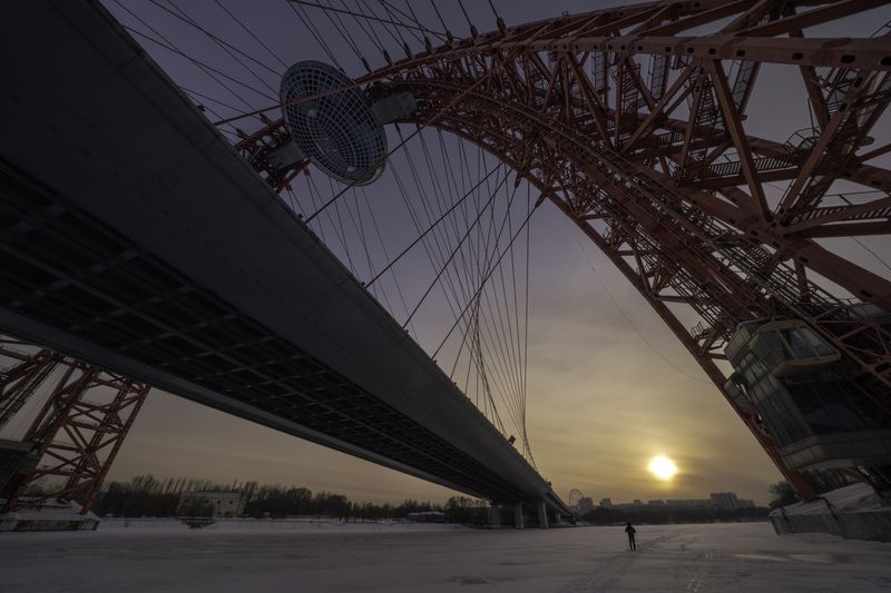 Москва, Живописный мост, река Москва, закат Зимний закат в Москве фото превью