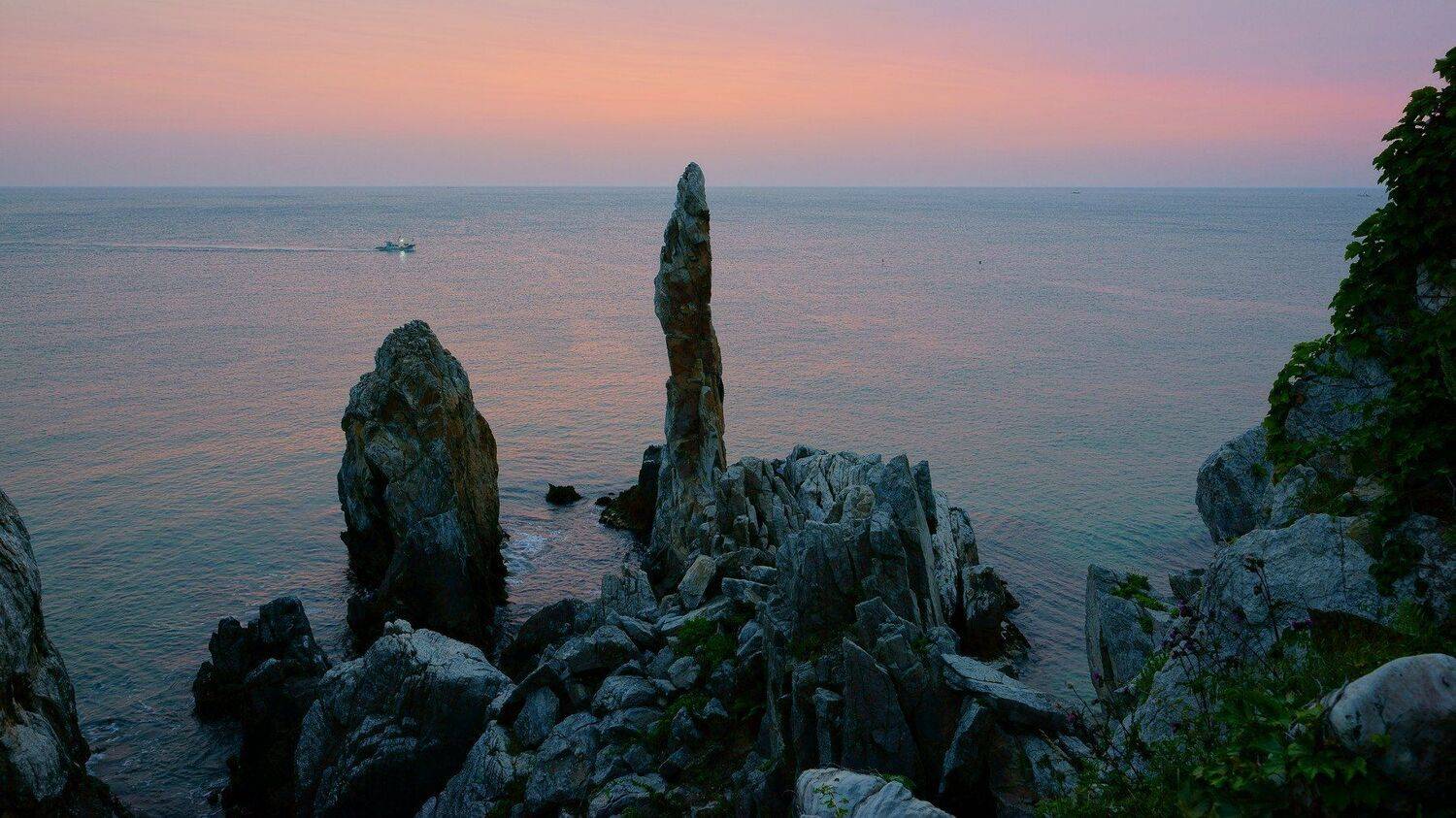 asia, korea, seascape, sunrise, dawn, rock island, rocky island, fishing boat, horizontal, color, flower, wave, reflection, Shin