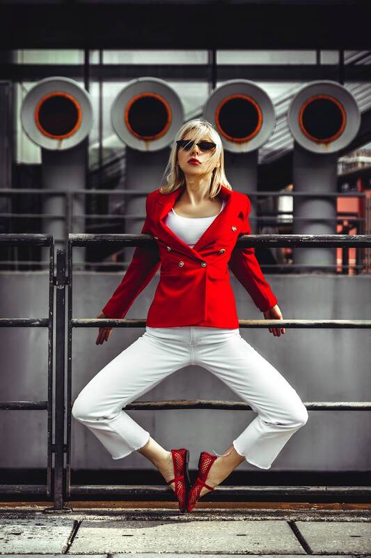 woman, portrait, fashion Angles over averages фото превью