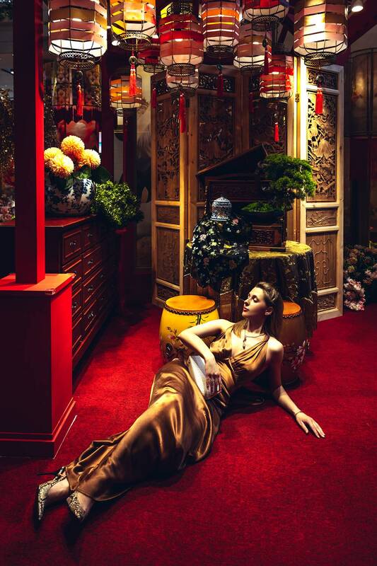 woman, portrait, fashion Silk on skin, fire in soul фото превью