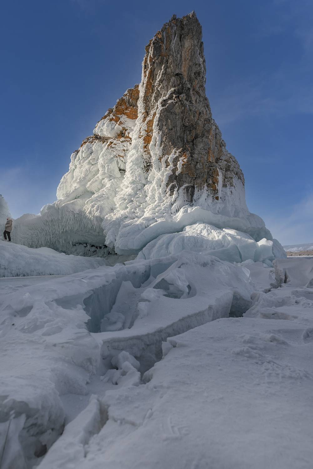 Байкал, лёд, трещины, зима,  Мария