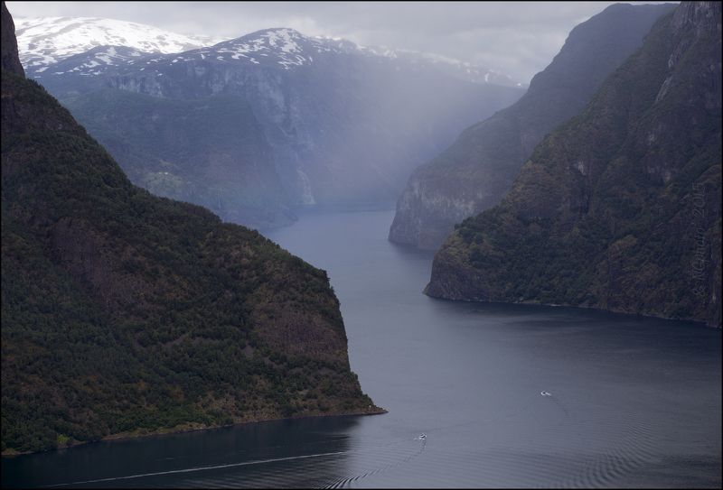 Норвегия Лодки в Aurlandsfjorden. фото превью