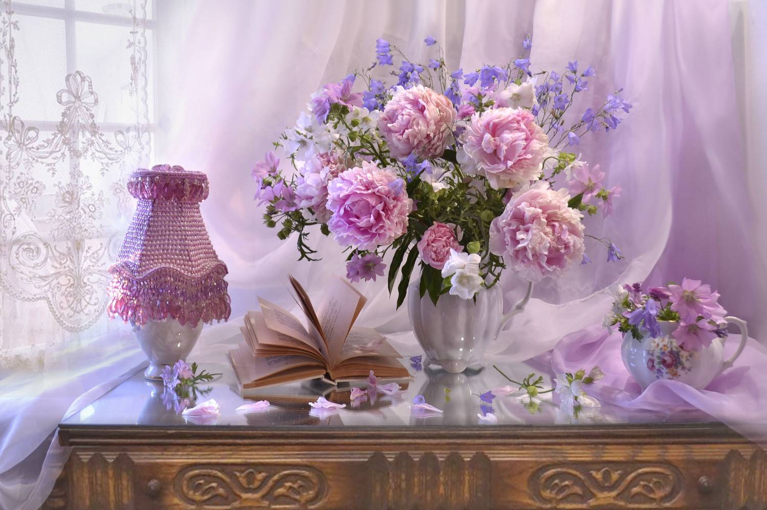 stil life, натюрморт, лето июнь пионы зеркало колокольчики лам, Колова Валентина