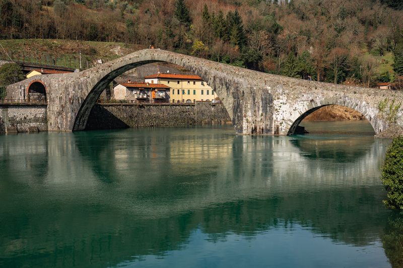 Мост дьявола, Борго а Моццано, Италия фото превью