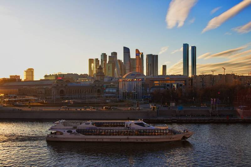 Городские зарисовки, вид на Киевский вокзал фото превью