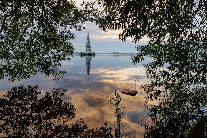 архитектура, вода, водохранилище, волга, затопленная, калязин, колокольня, небо, отражения, пейзаж, рассвет, река, россия, русский, утро, храм, церковь Калязин фото превью