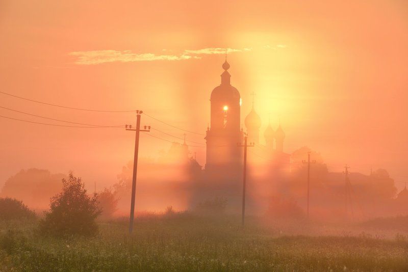 Погост Крест. Туманное утро. фото превью