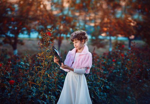 Свет мой, зеркальце! скажи, да всю правду доложи..