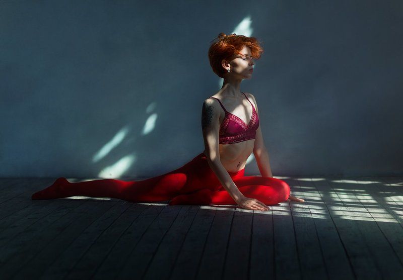 портрет, девушка,солнце,красный 1. Лиса фото превью