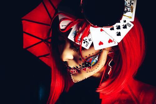 Queen of broken decks