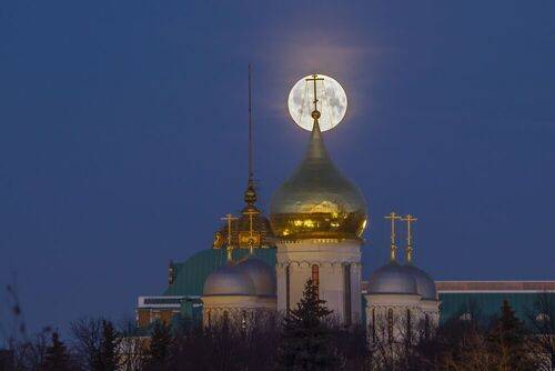 Московское полнолуние