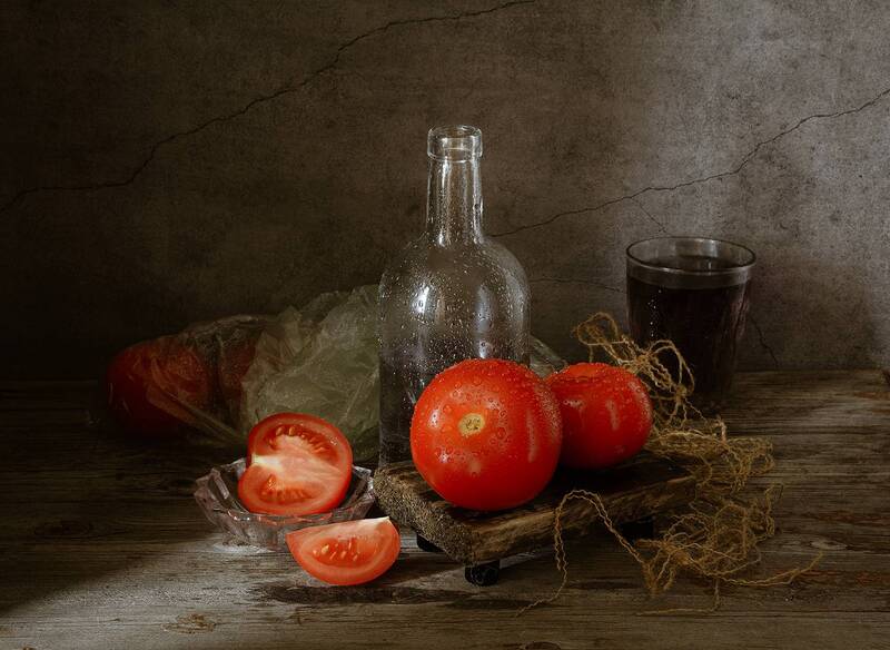помидора, бутылка, стакан, целлофановый пакет, брызги  фото превью