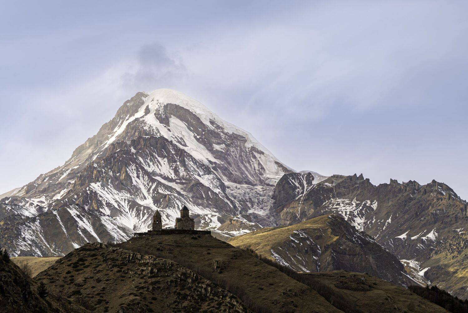 Грузия, Казбеги, Степанцминда, гора Казбек, Троицкая церковь, Гергети, Gergeti Trinity Church, Гаврилов Юрий