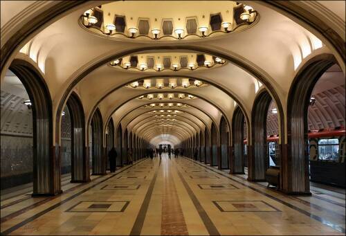 станция метро Маяковская. Москва