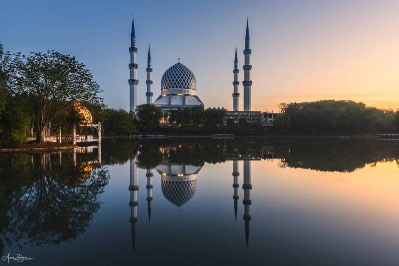 mosque, malaysia, sunrise, travel, photography, architecture, reflection, lake Masjid Sultan Salahuddin Shah фото превью