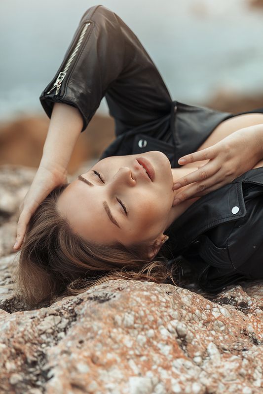 На берегу фото превью