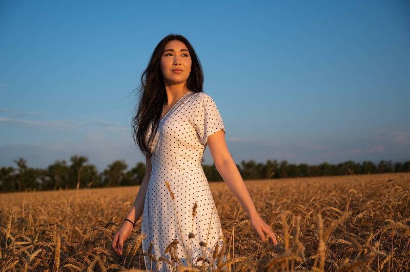 поле, пшеница, закат, ногайцы, карачаево_черкесия, лето, платье, модель, тюрки АМИНА фото превью