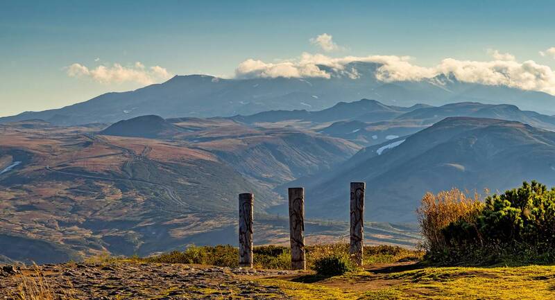камчатка, вилючинский перевал, сопка мутновская, тотемные стобы, путешествие, гамулы, закат, природа камчатки У тотемных столбов на Вилючинском перевале фото превью