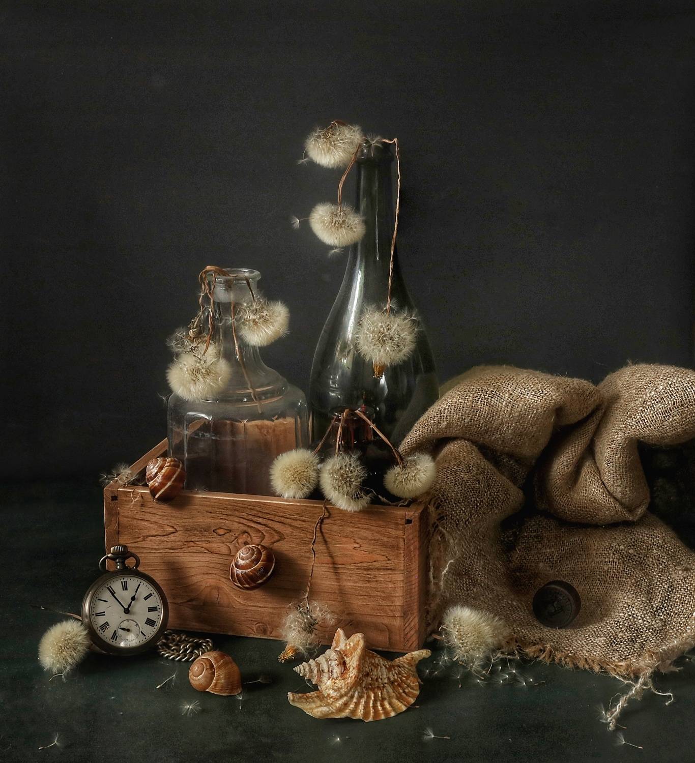 Графин, бутылка, ракушки, одуванчики, старинные часы, Angelica Medvedeva