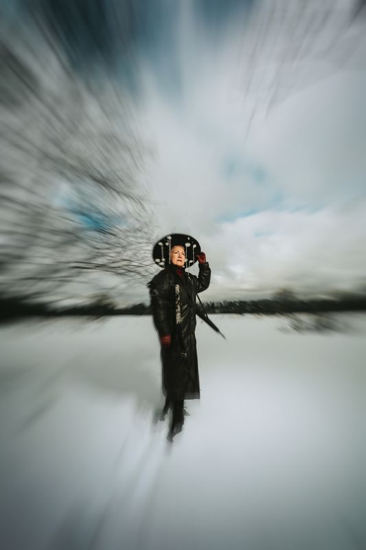 Когда стихают все голоса, слышно только одно: зов пути, по которому она идёт. фото превью