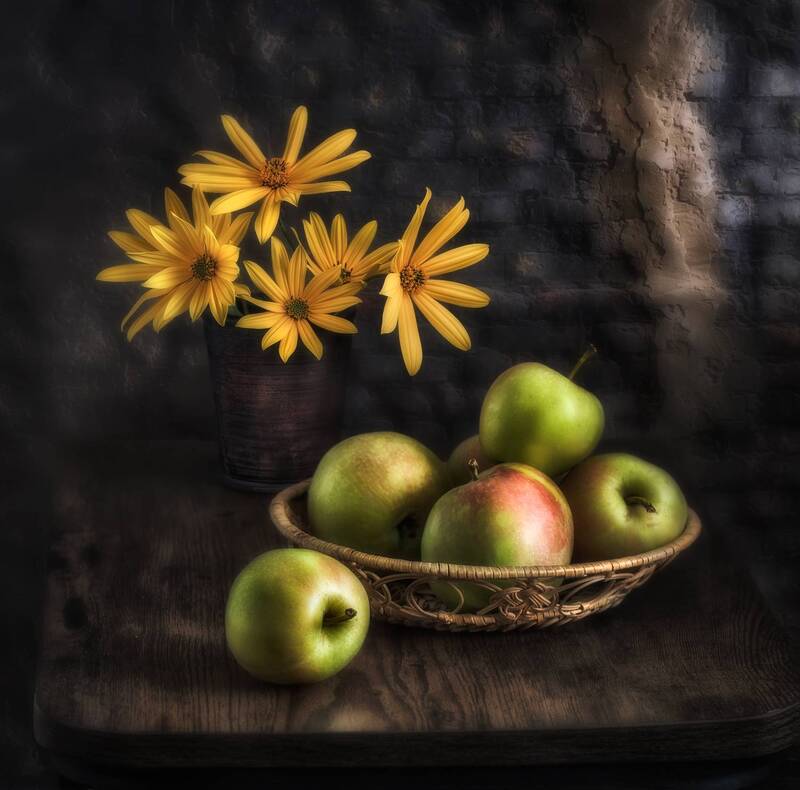 осень, цветы яблоки осенние.. фото превью