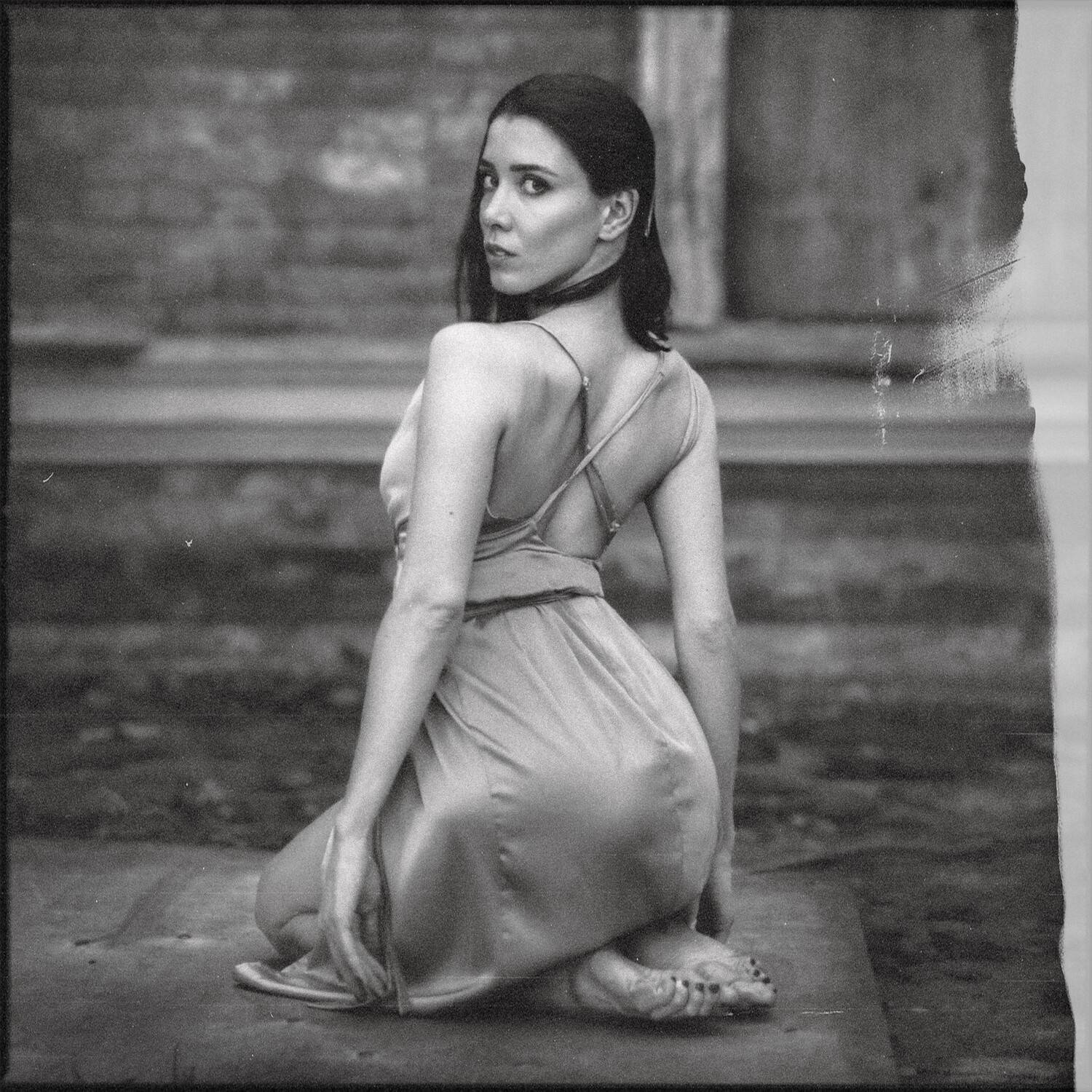 портрет, девушка, чб, черно белое, черное белое, сепия, монохром, женский портрет, нежность, чувственность, женская красота, женский фотограф, гламур, спина, модель, фешн, fashion, girl, portrait, bw, black and white, glamur, model, Andrey Zhirnov