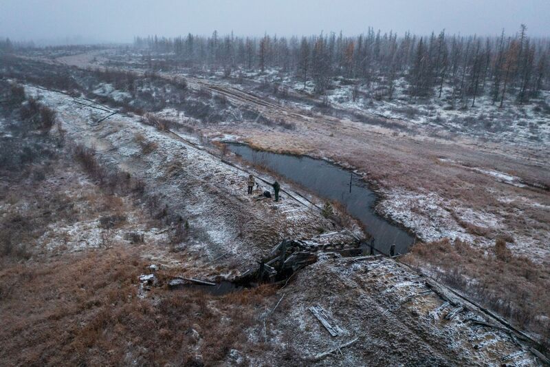 осень, тундра, железная дорога, 501 стройка, Надым, ЯНАО, ГУЛАГ А по шпалам, по железной дороге фото превью
