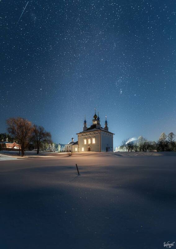 Свято-Введенский Макарьевский Жабынский мужской монастырь ночью. фото превью