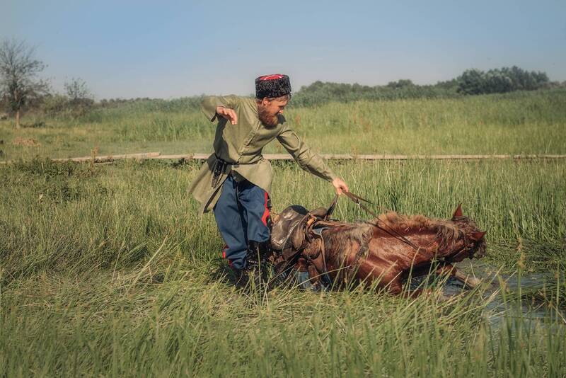 донской казак, хутор задонье, донской конь, донская степь Донской казак Павел и конь Персик. Хутор Задонье фото превью