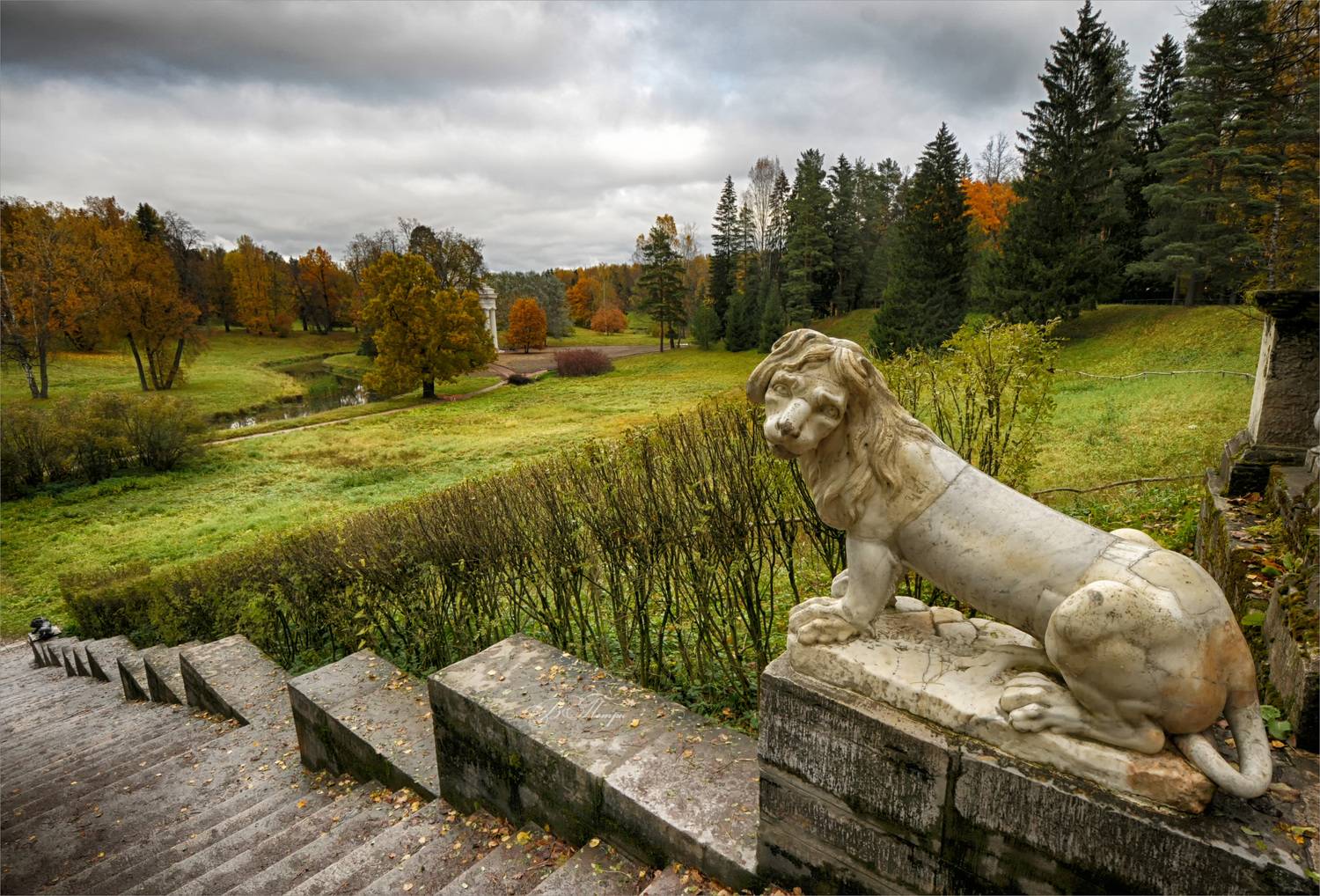 скульптура, лестница, деревья, речка, Вера Петри