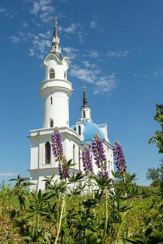 Сказочная церковь Михаила Архангела.