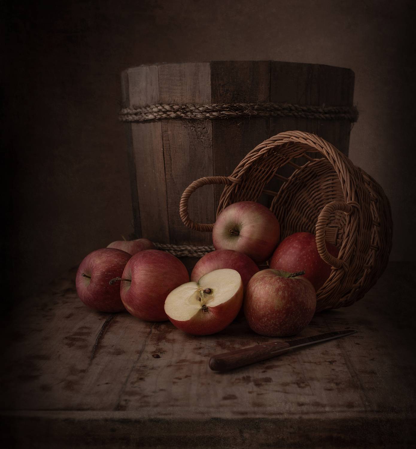 Still life, Apples, wood, light, colors, fruit, knife, Maria Margareth Perfoncio