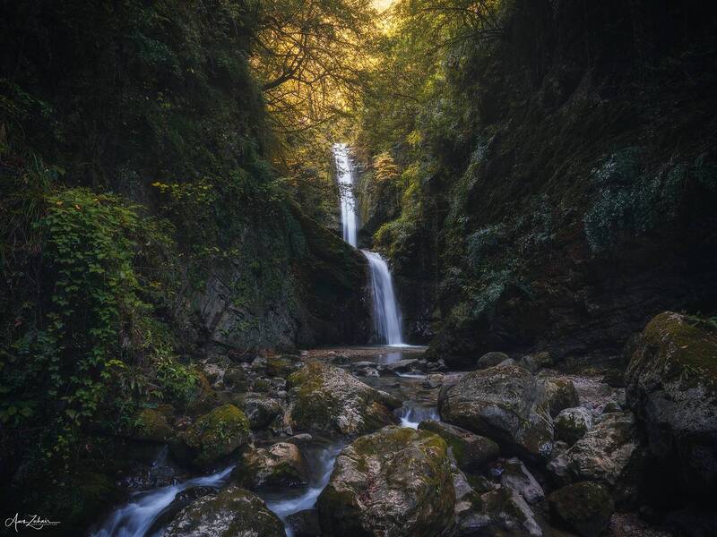 Two Stories Waterfall фото превью