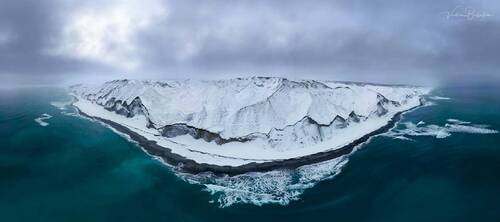 Белые скалы Итурупа