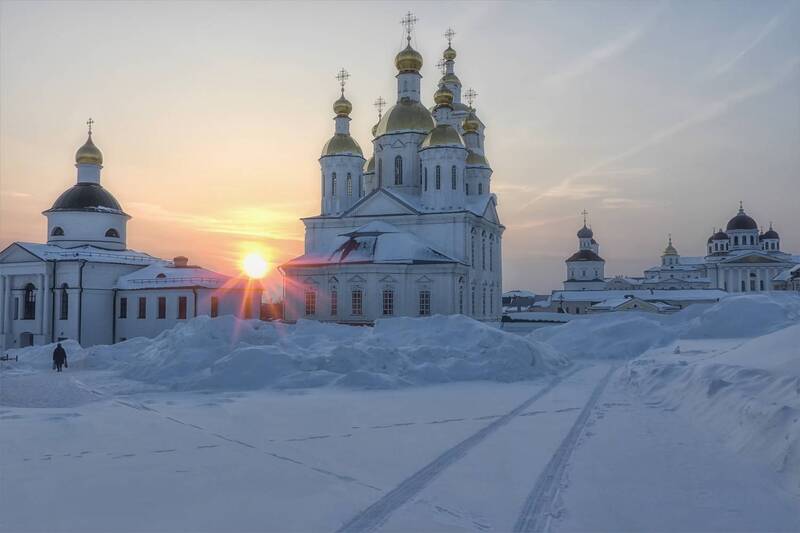 церкви, собор, солнце, женщина Вечер фото превью