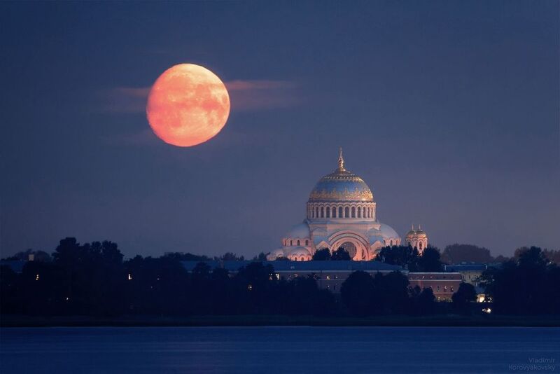луна Большой Морской собор в Кронштадте  фото превью