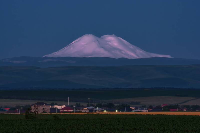 кавказ, кабардино-балкария, кбр, горы, эльбрус, синий час Завершение ночи с видом на Эльбрус фото превью