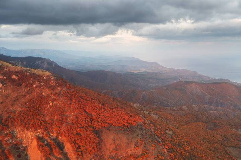 крым, демерджи, россия, аэрофотосъемка, горы, закат, осень, пейзаж, море, рельеф Южнобережный рельеф фото превью
