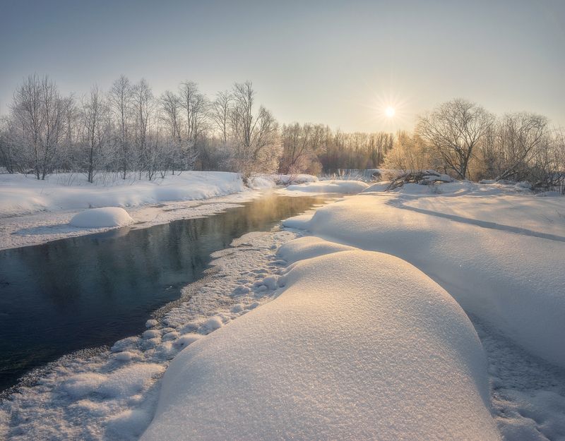 В свете восходящего солнца фото превью