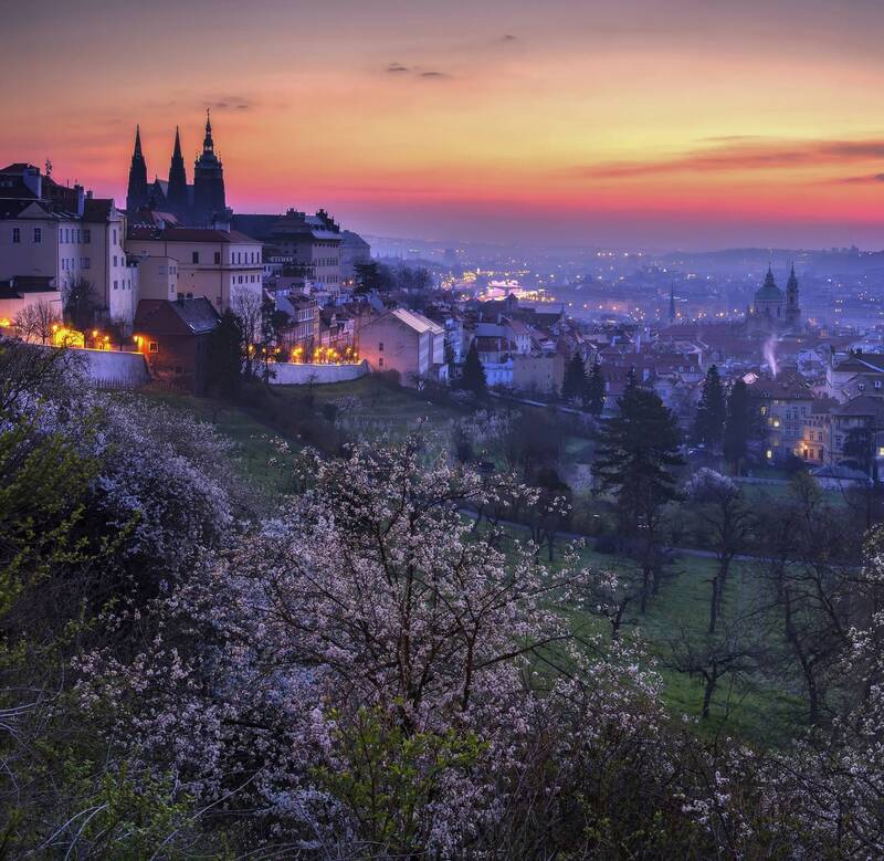Весенний рассвет в Праге. фото превью