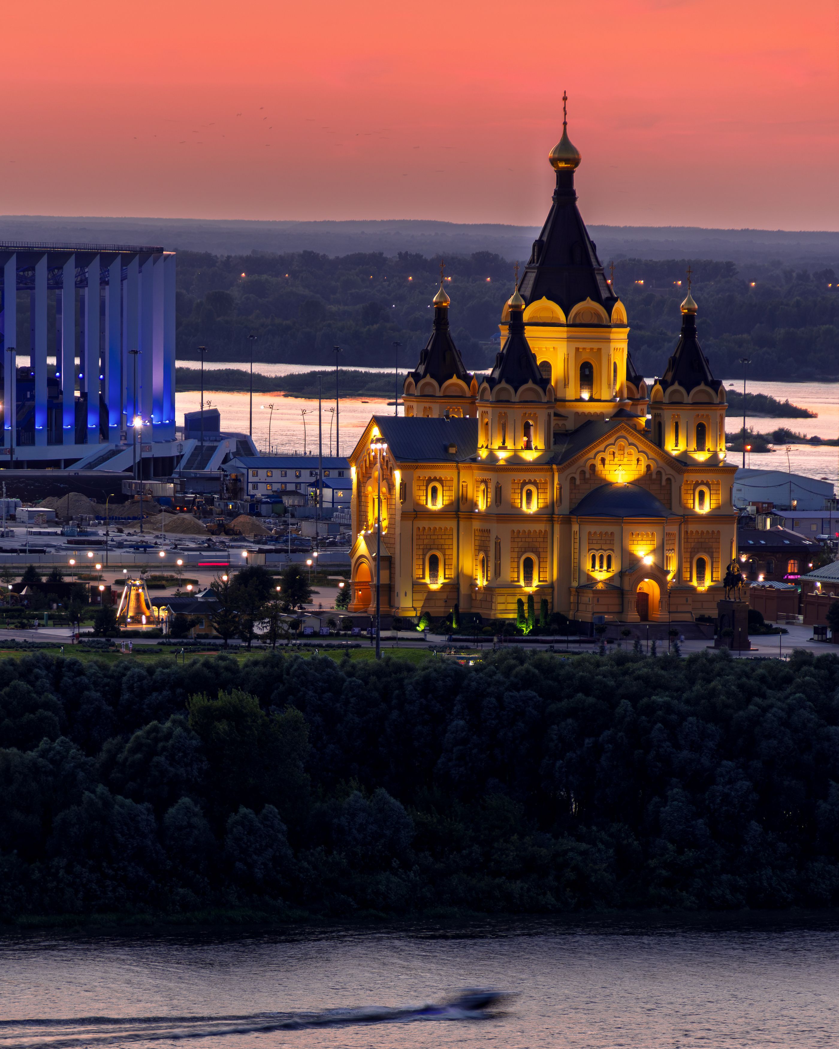 Россия, Нижний Новгород, закат, храм, вода, стрелка, вечер Город закатов фото превью
