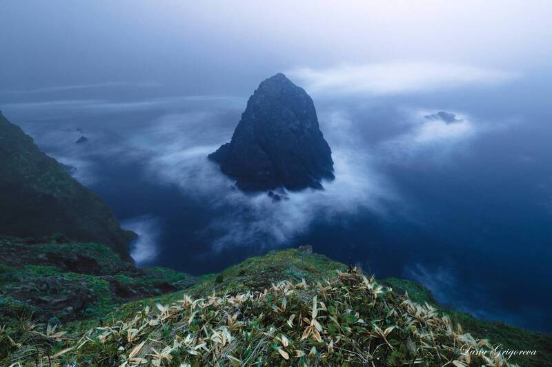 Парящий в небе фото превью