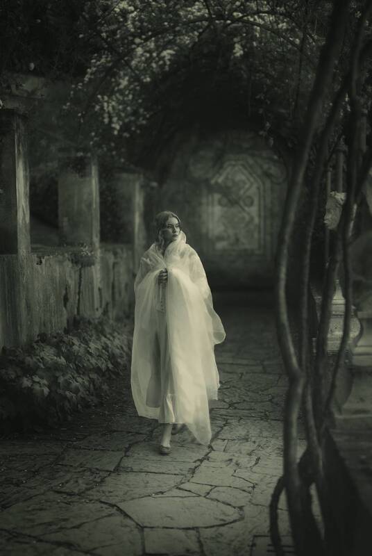 Ева в саду фото превью