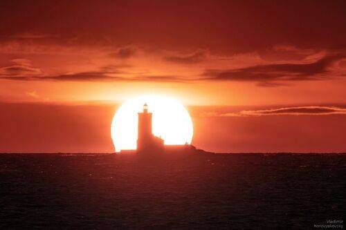 Маяк Толбухин на закате