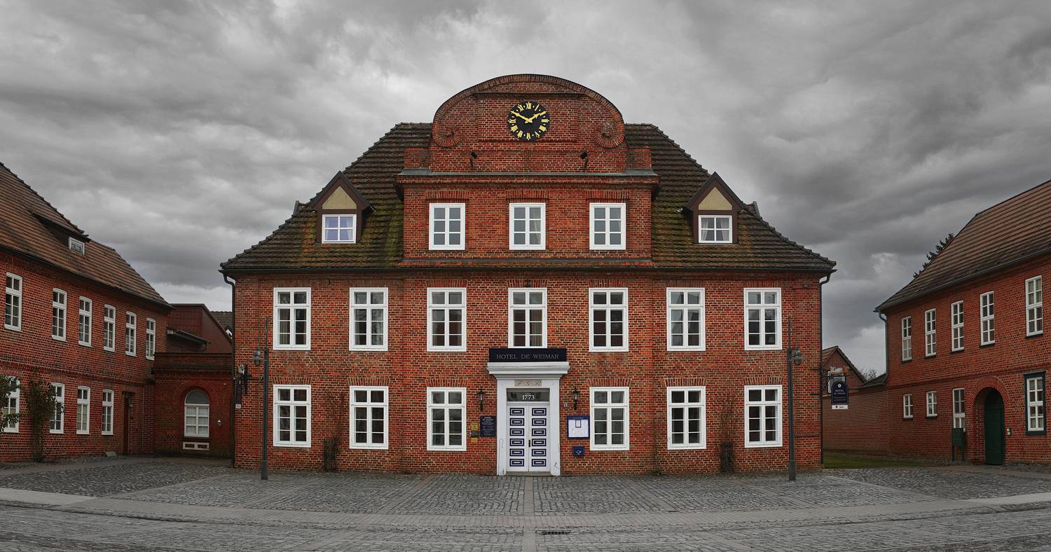 отель, здание, панорама, тучи, небо, Дёгтев Евгений