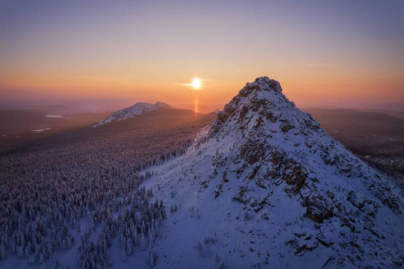 южный урал, таганай, откликной гребень Солнце над горами фото превью