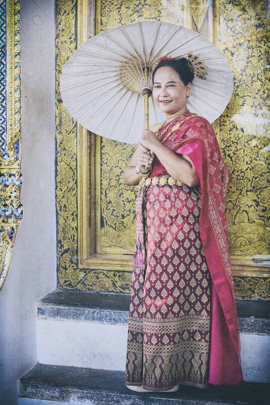 Дама с зонтом фото превью