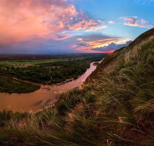 Ковыльные берега Кубани, или закат и сумерки во время грозы.
