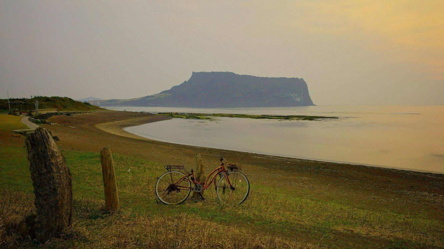 asia,korea,jeju island,sea,seascape,seashore,beach,peoples,sunrise,seacoast,light,cloud,horizontal,nature, Shin